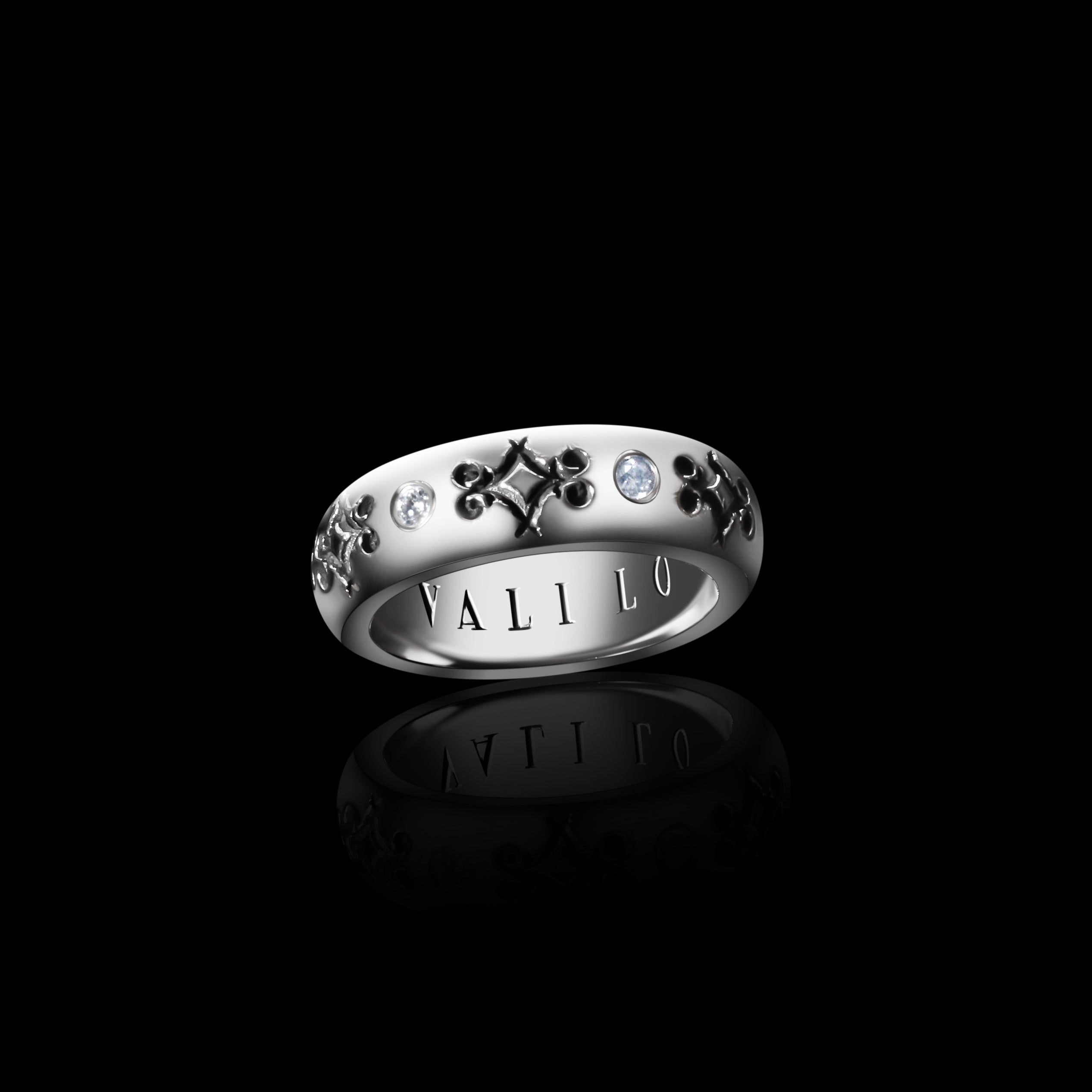 Diamond Motif Band