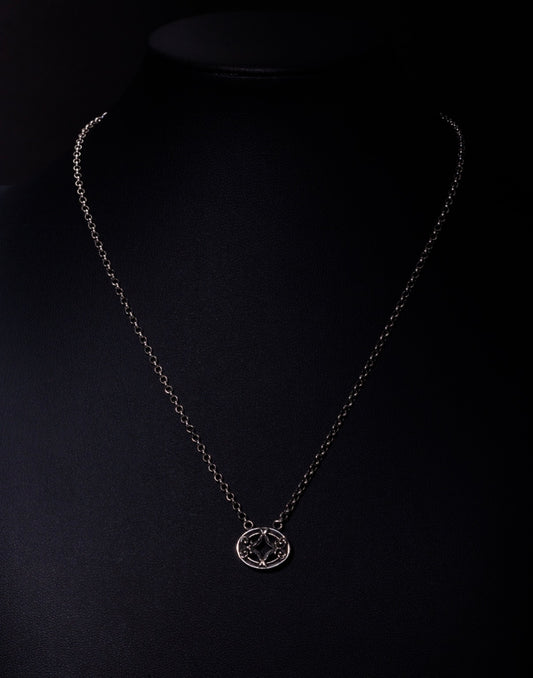 Medium Motif Short Chain Necklace