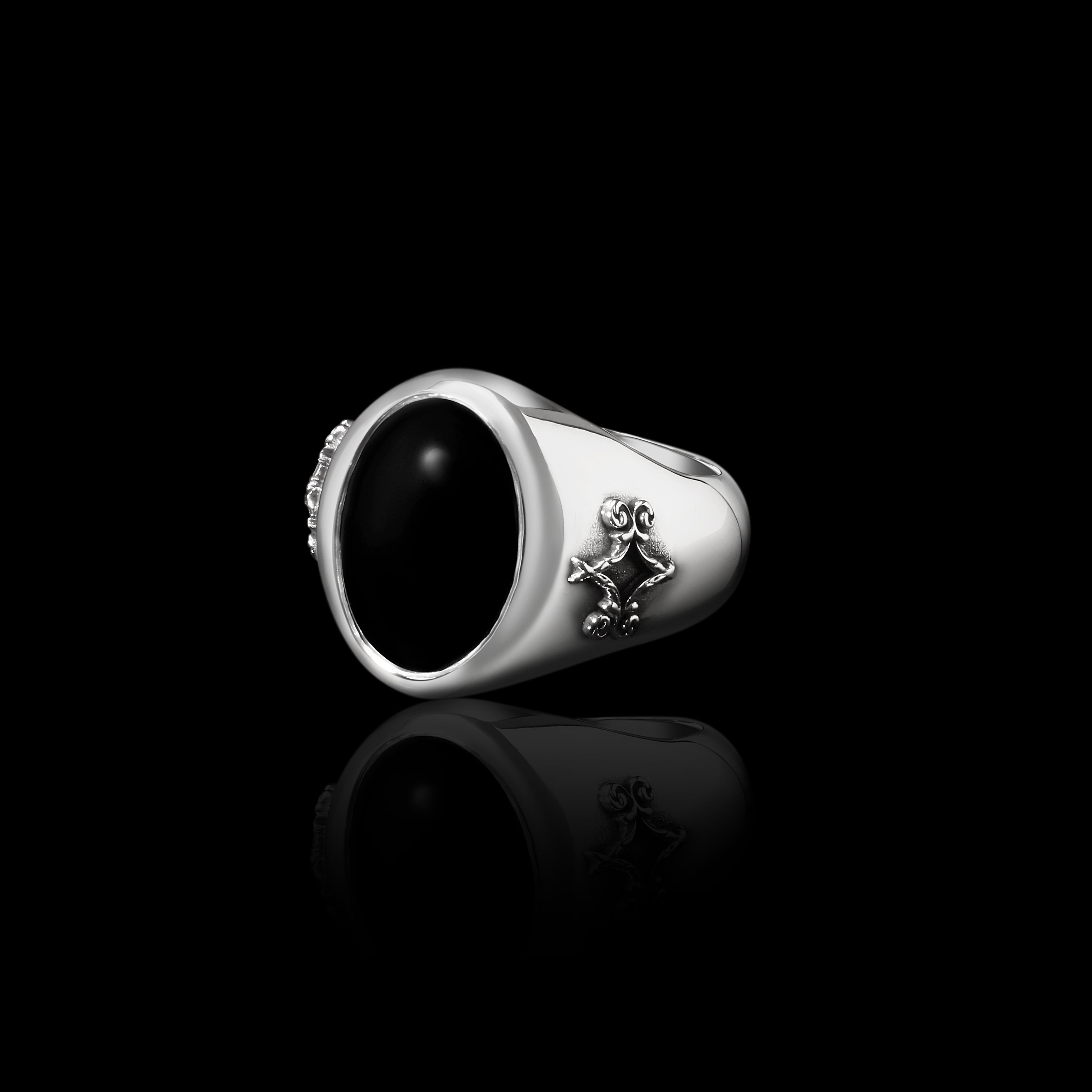 Oval Signet Ring - Black Onyx